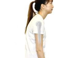 巻き肩